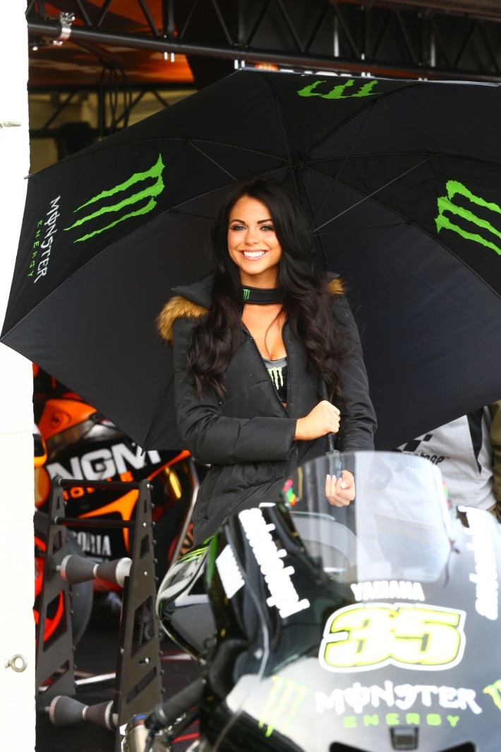 Cамая красивая девушка паддока MotoGP 2013
