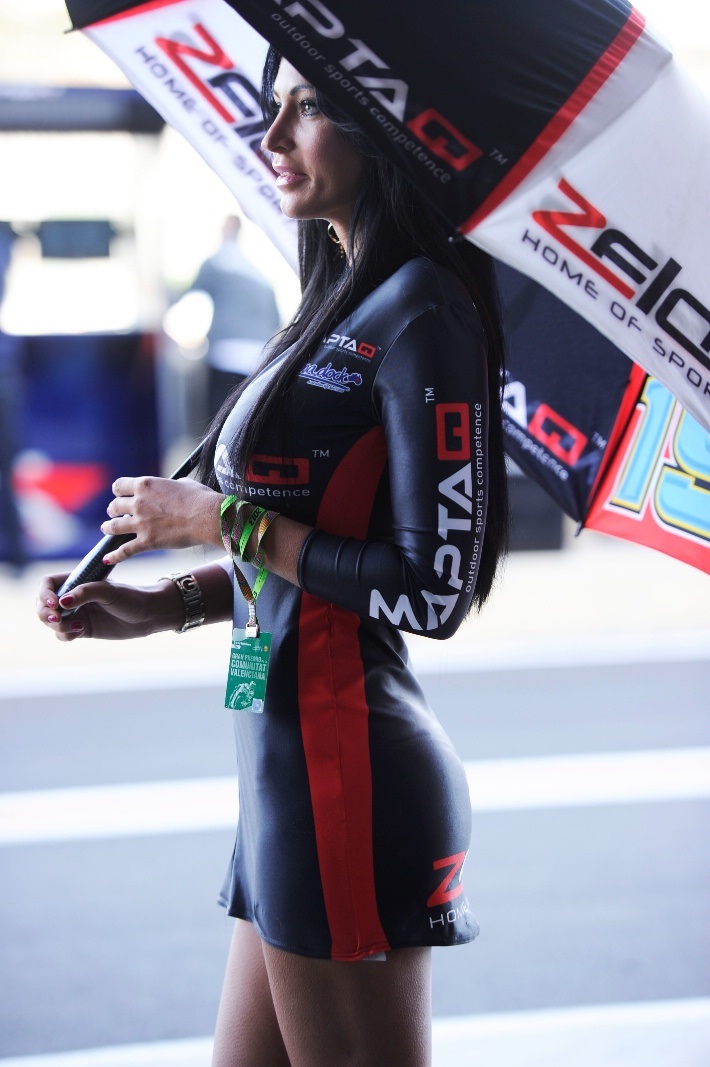 Cамая красивая девушка паддока MotoGP 2013