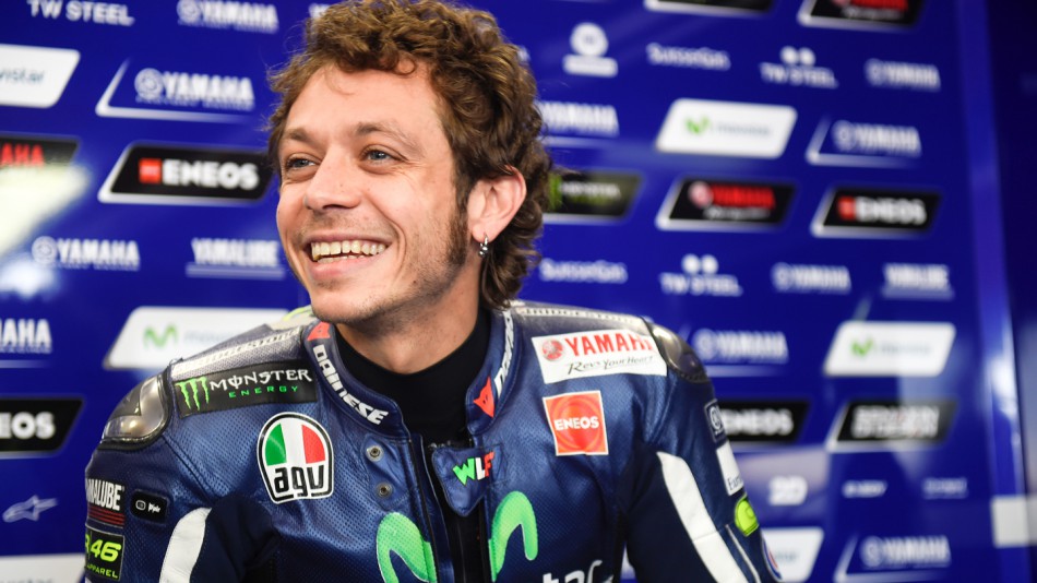 девятикратный чемпион мира по мотогонкам Валентино Росси продлил контракт с заводской командой Movistar Yamaha MotoGP