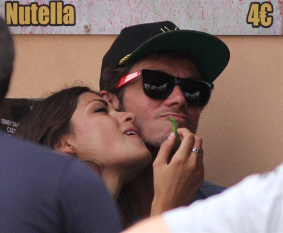 Валентино Росси и его подруга Линда Морселли: Поцелуи и объятия на Ибице!