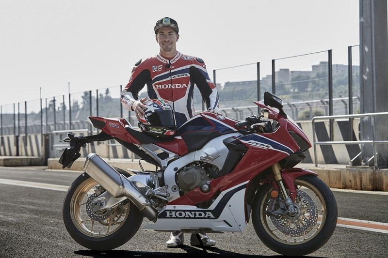 Ники Хэйден и Honda Fireblade 2017