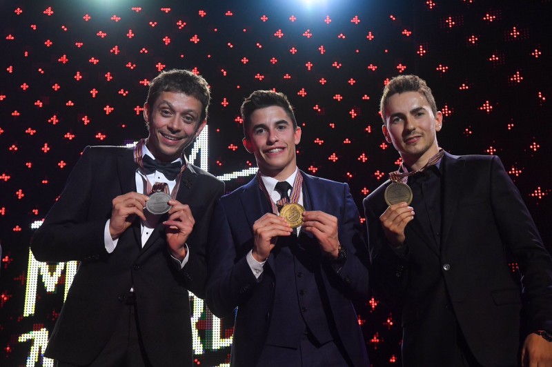 Росси, Маркес, Лоренсо - призеры чемпионата MotoGP 2016 года
