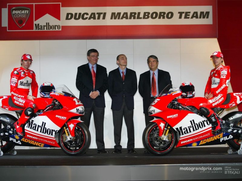 Капиросси и Бэйлис на презентации Ducati Team 2003