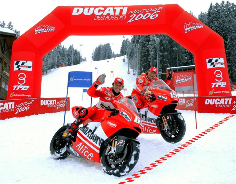 Капиросси и Жибернау на презентации Ducati Team 2006