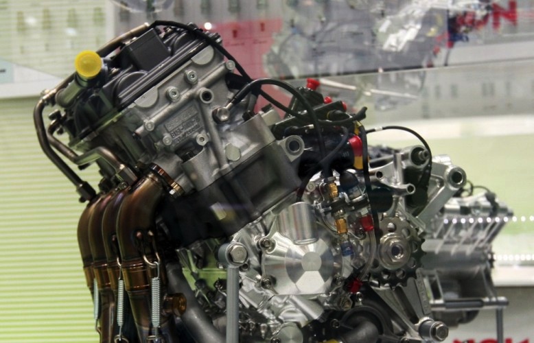 двигатель YZR-M1