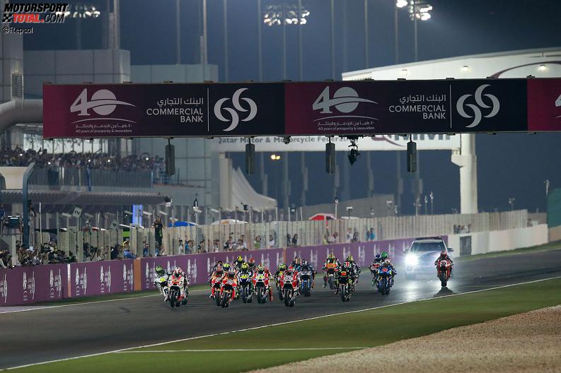 Старт MotoGP Гран-При Катара 2015