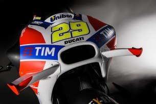 Ducati Desmosedici GP 2016 с крыльями