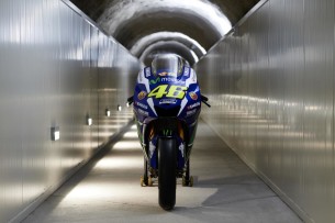 Movistar Yamaha MotoGP отдохнула на горнолыжном курорте с M1