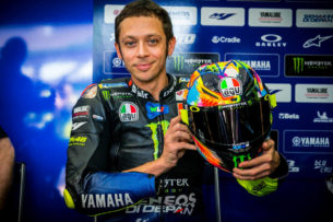 Шлем AGV Валентино Росси для зимних тестов MotoGP 2019