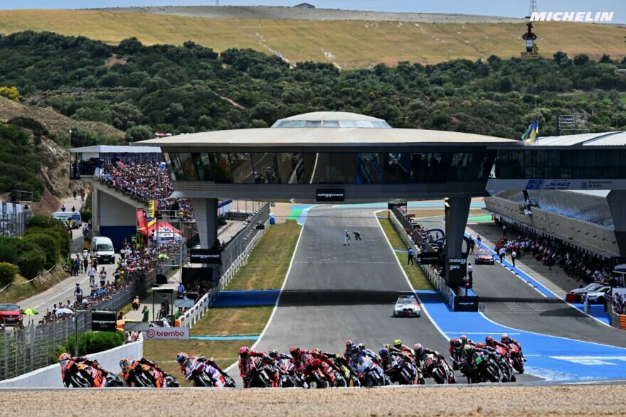 старт гонки MotoGP ГП Испании 2023