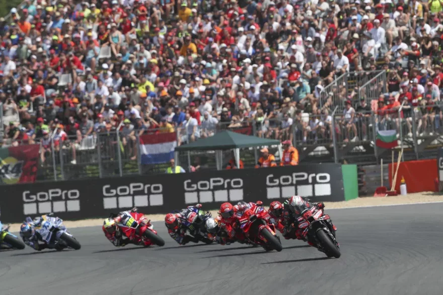 старт гонки MotoGP 2025